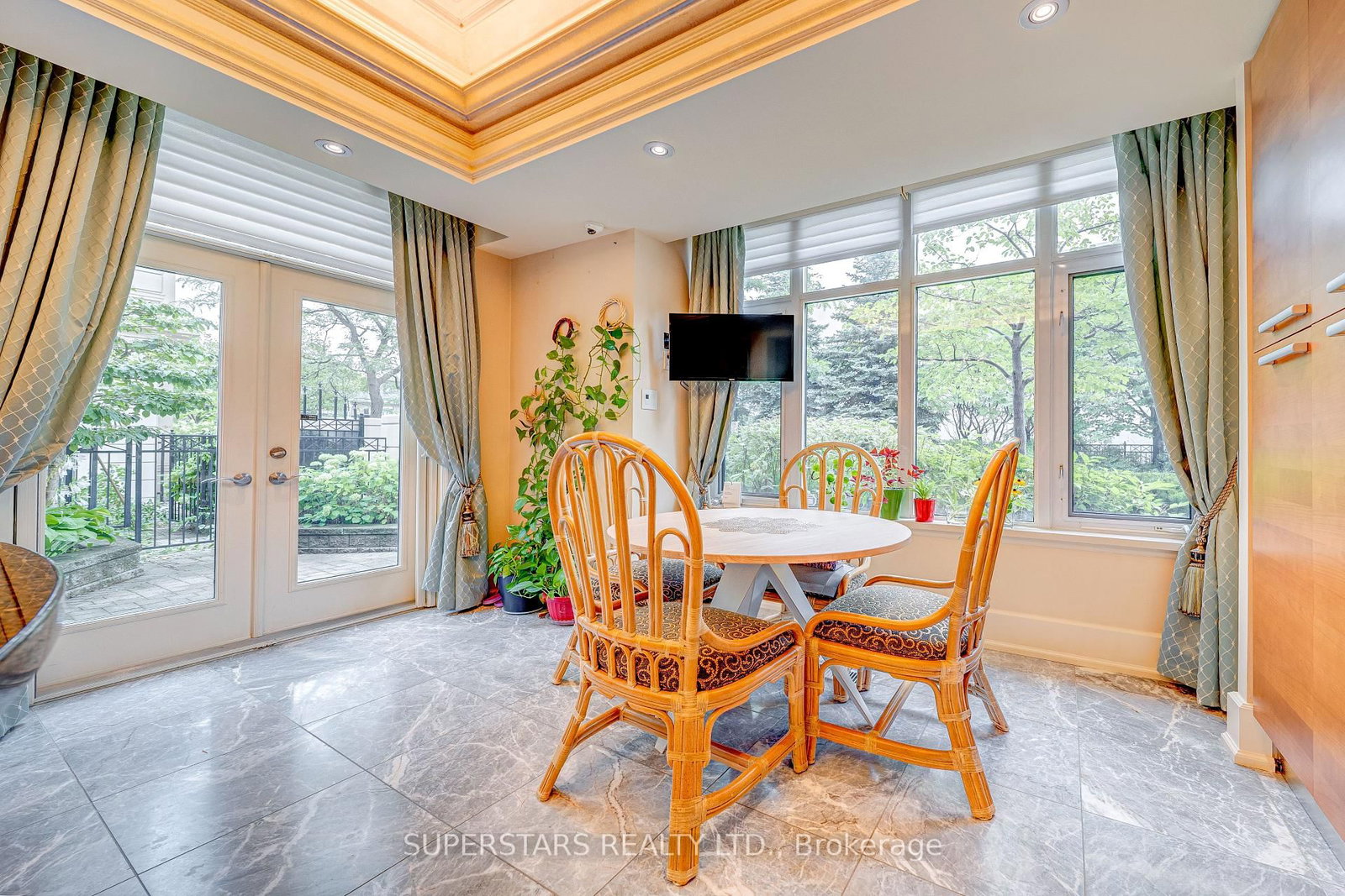 25 Elkhorn Drive • #16 • Toronto, ON photo 12
