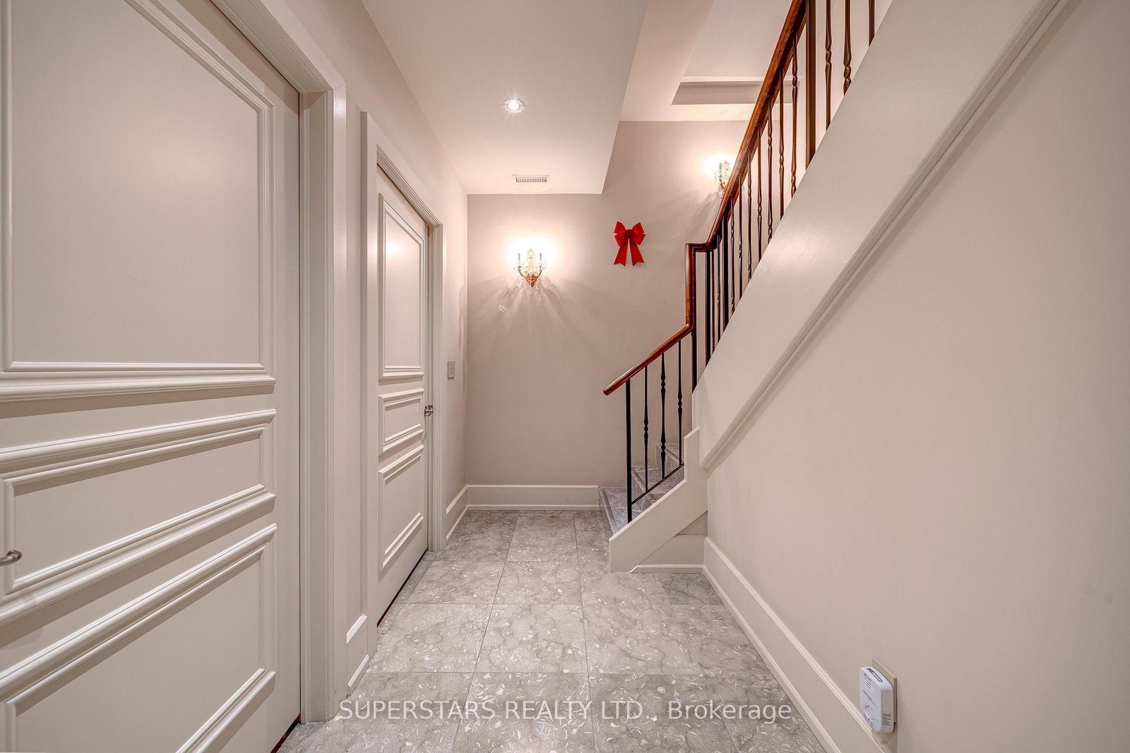 25 Elkhorn Drive • #16 • Toronto, ON photo 32