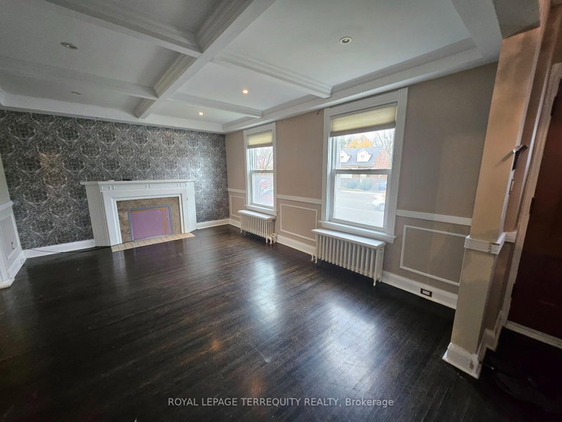 319 Lawrence Avenue W