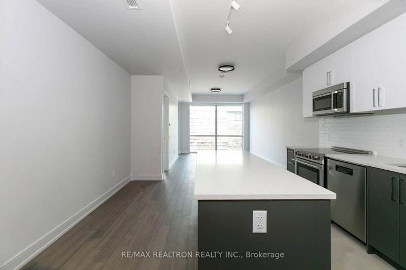 home for lease on 203-664 Spadina Avenue