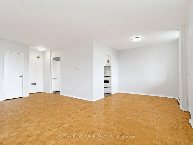 804 - 525 Eglinton Avenue E