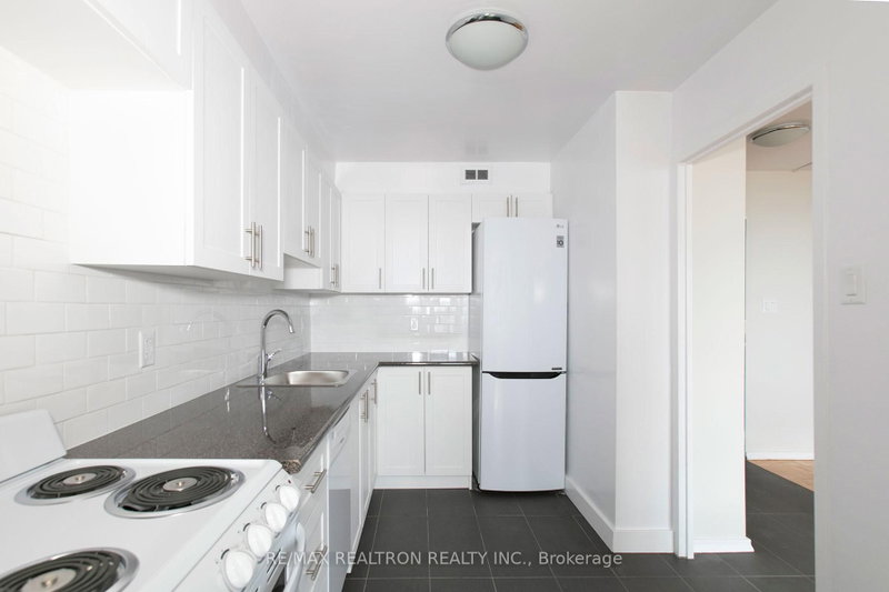1110 - 6200 Bathurst Street