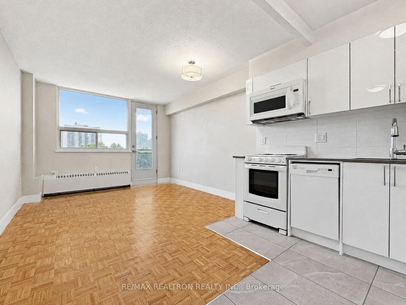 907 - 1500 Bathurst Street