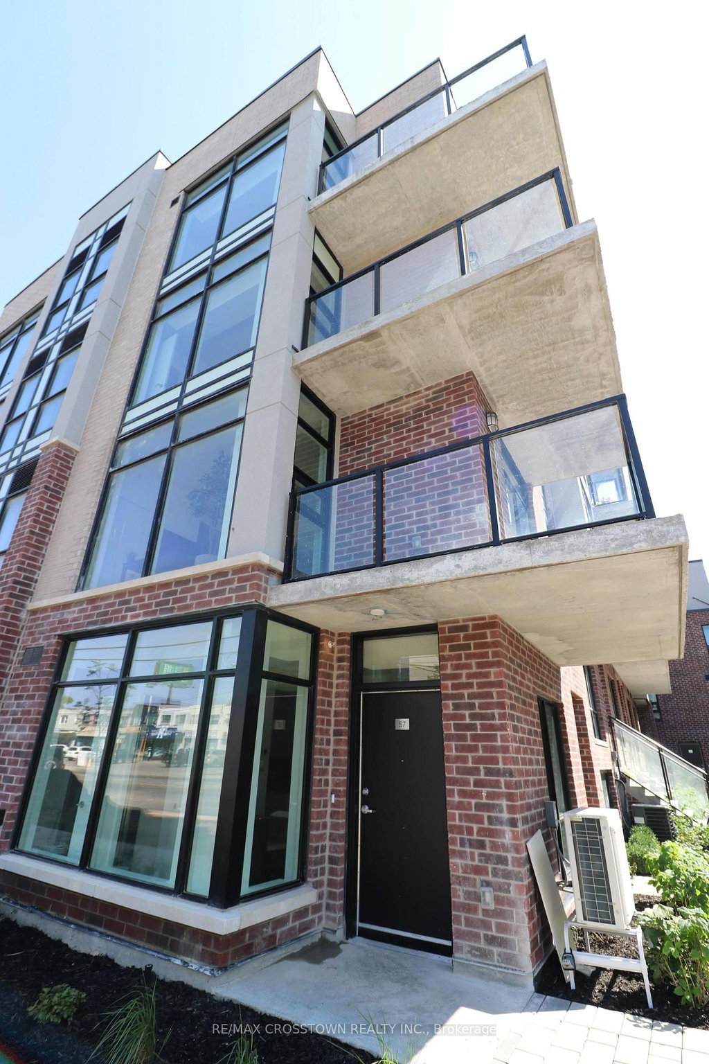 2nd - 57-861 Sheppard Avenue W