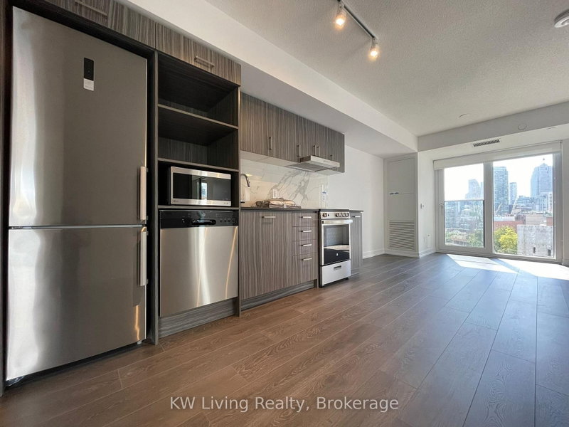 1007 - 219 Dundas Street E