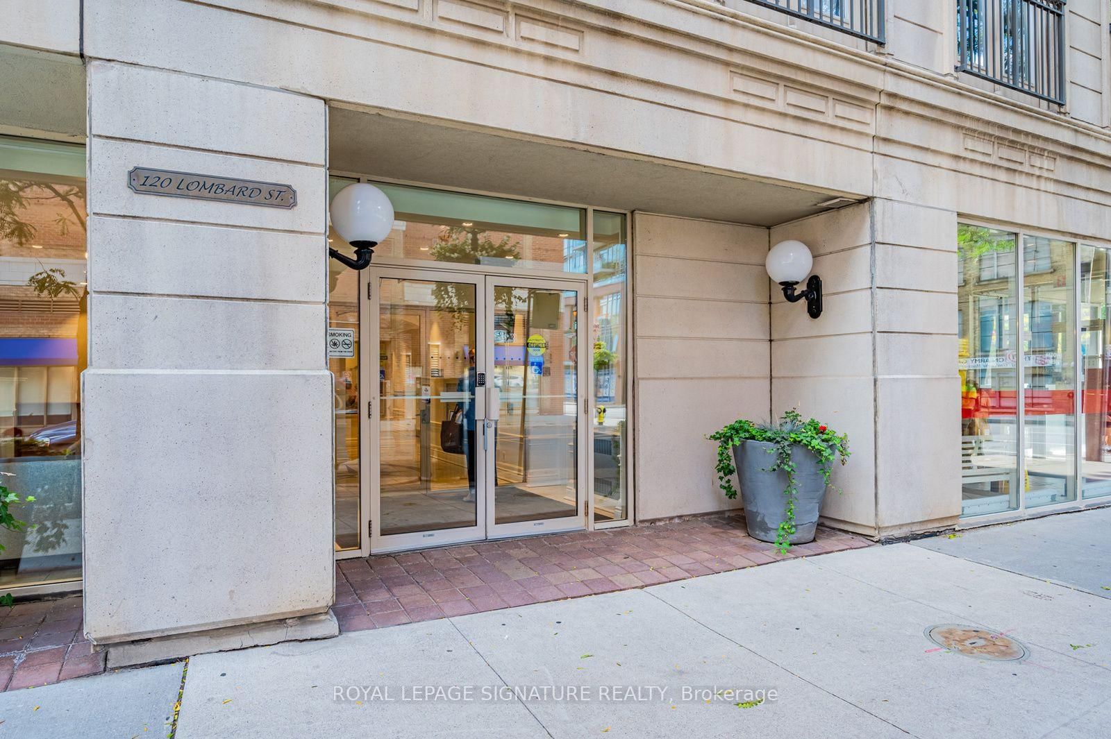 Condo for sale at 803-120 Lombard Street, Toronto, Ontario, M5C 3H5 - Church-Yonge Corridor - MLS: C13742004