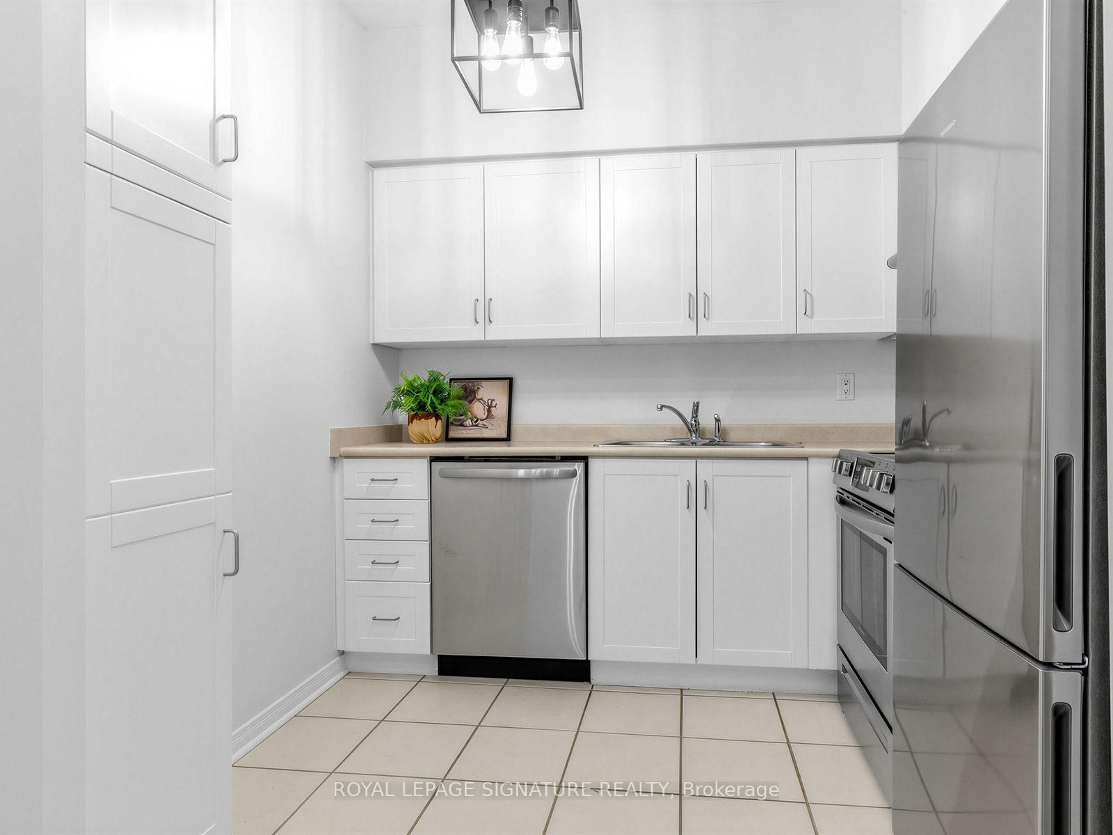 Condo for sale at 803-120 Lombard Street, Toronto, Ontario, M5C 3H5 - Church-Yonge Corridor - MLS: C13742004