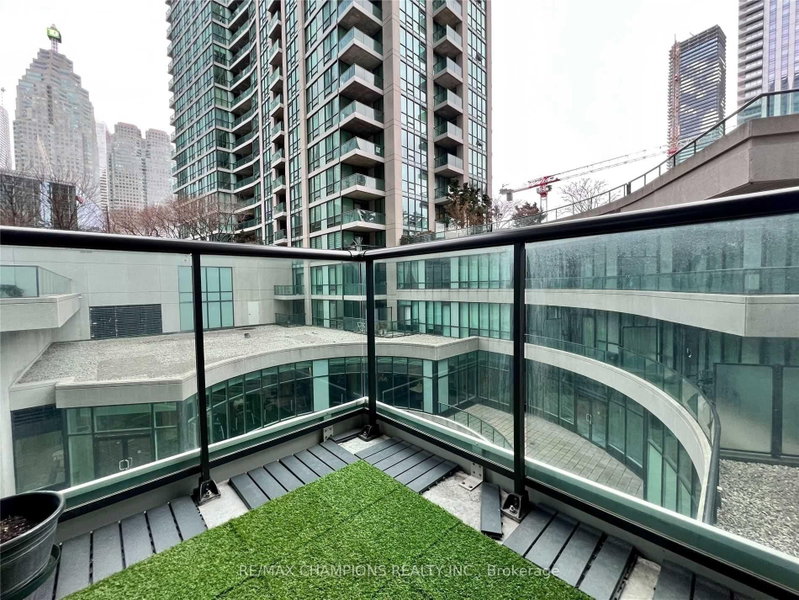 402 - 12 Yonge Street E