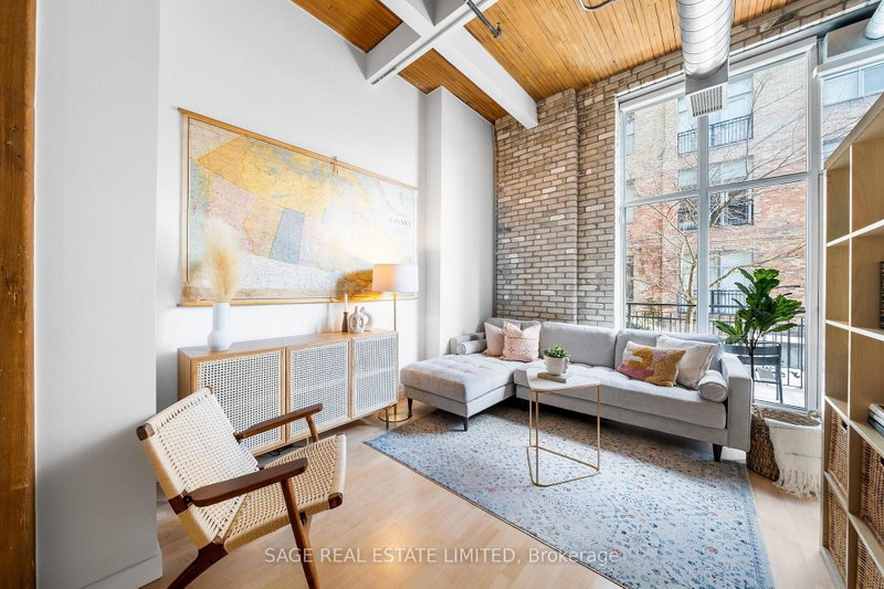 224 - 955 Queen Street W