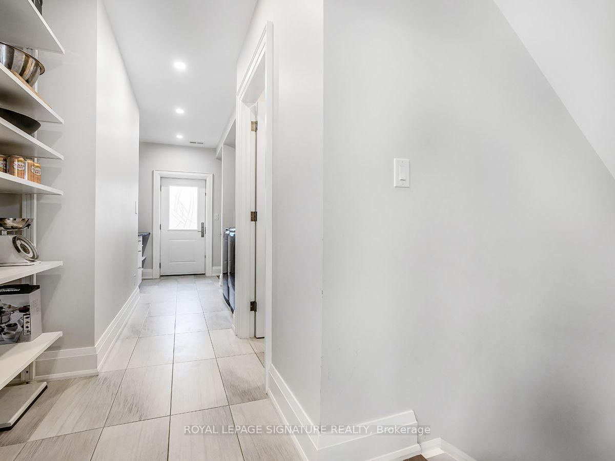 30 Broadleaf Road • Toronto, ON photo 19