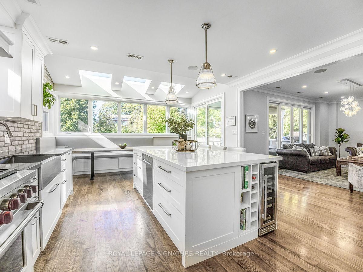 30 Broadleaf Road • Toronto, ON photo 6