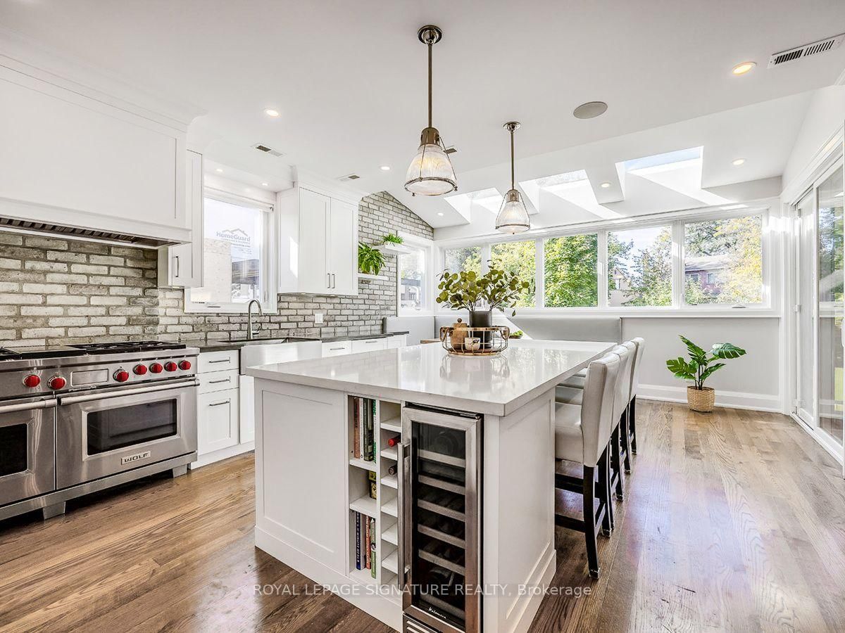 30 Broadleaf Road • Toronto, ON photo 8