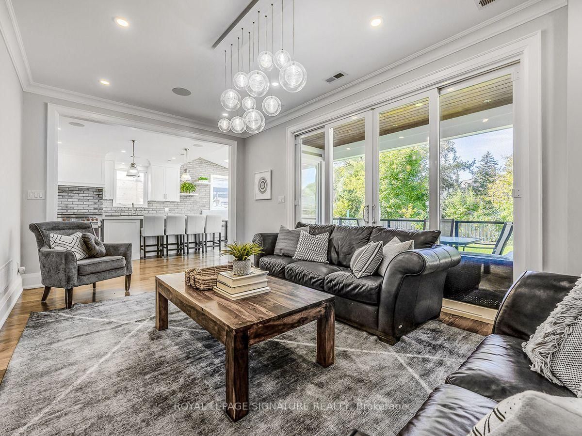 30 Broadleaf Road • Toronto, ON photo 9