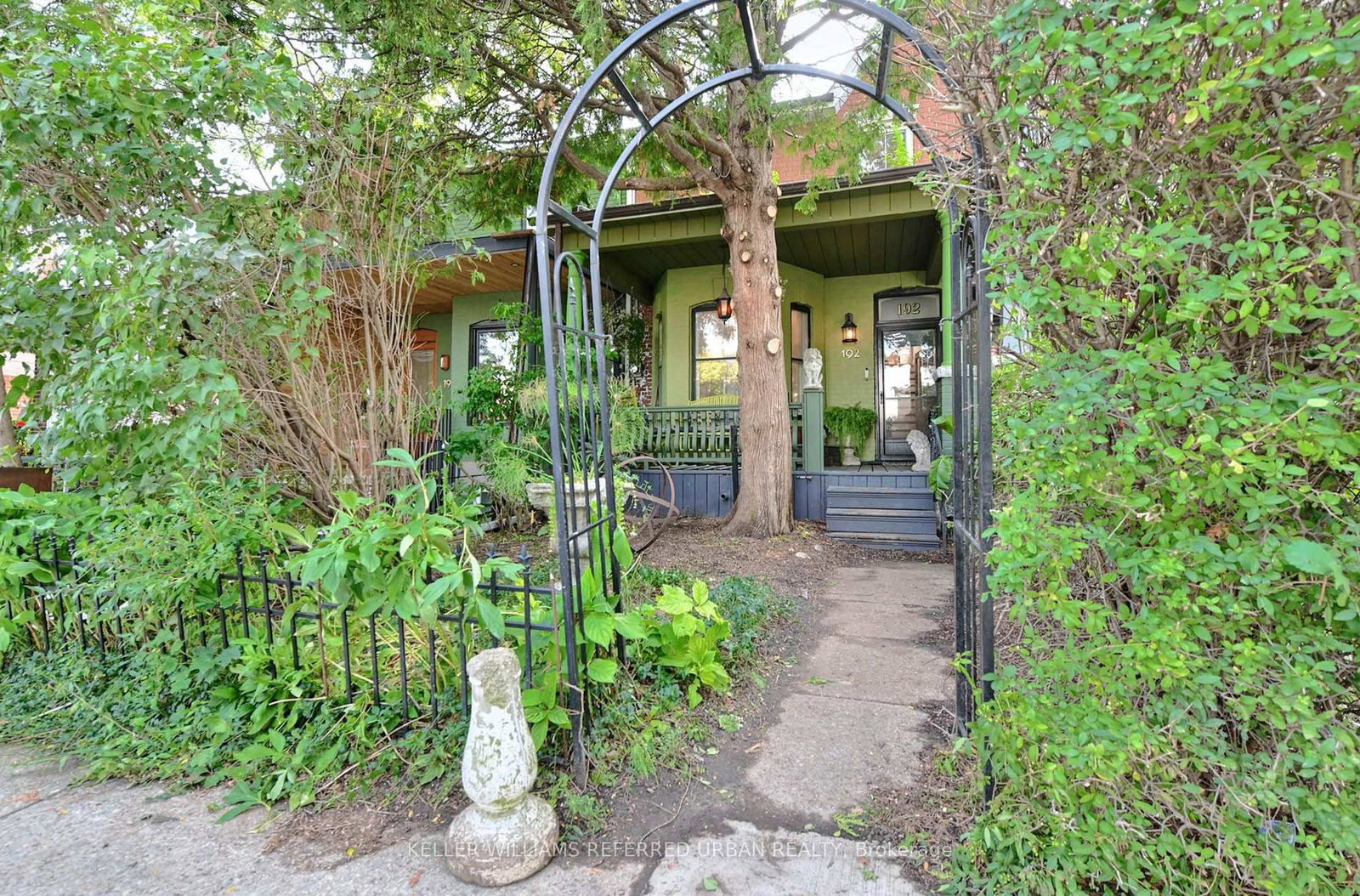 192 Lisgar Street • Toronto, ON photo 4