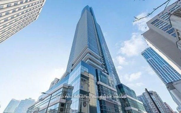 3807 - 386 Yonge Street