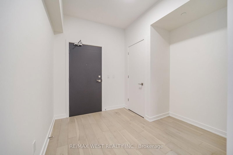 205 - 840 St Clair Avenue W