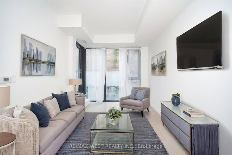 205 - 840 St Clair Avenue W