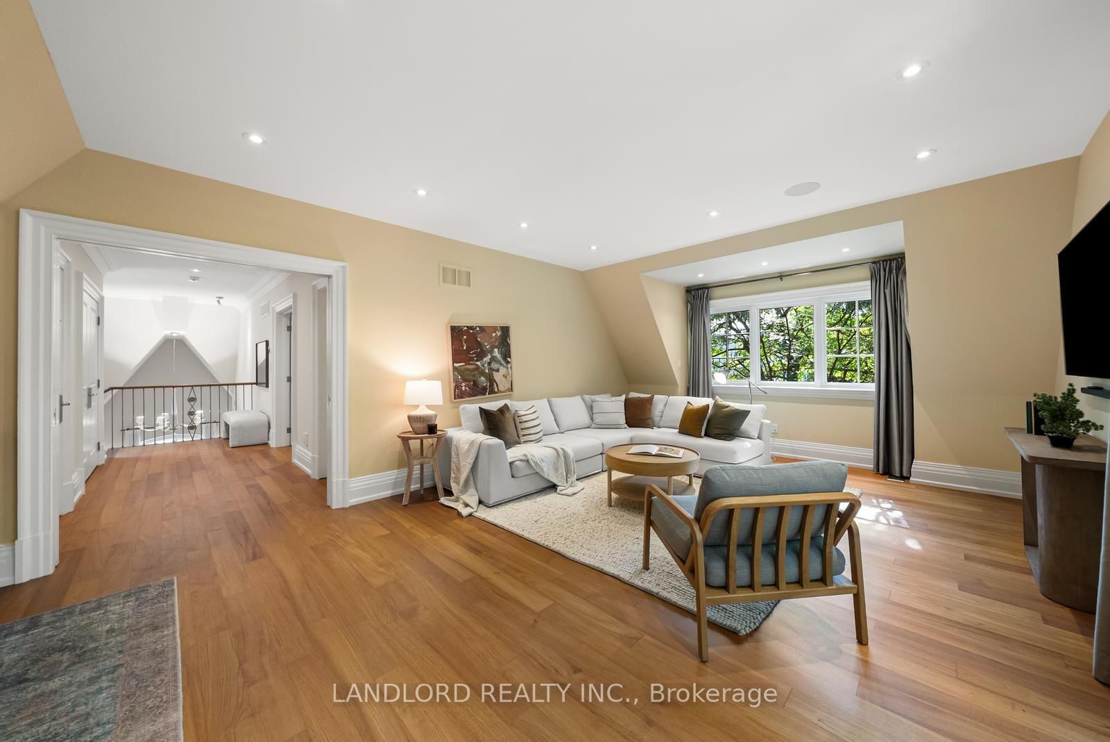 94 Inglewood Drive • Toronto, ON photo 41