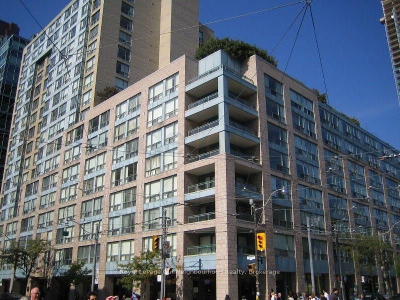 806 - 92 King Street E