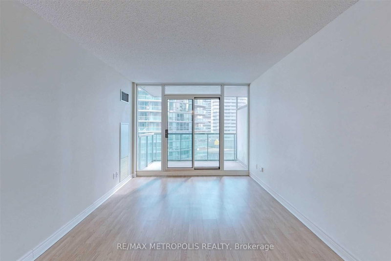 1005 - 51 Lower Simcoe Street
