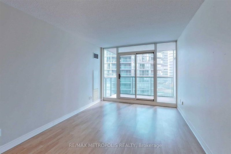 1005 - 51 Lower Simcoe Street