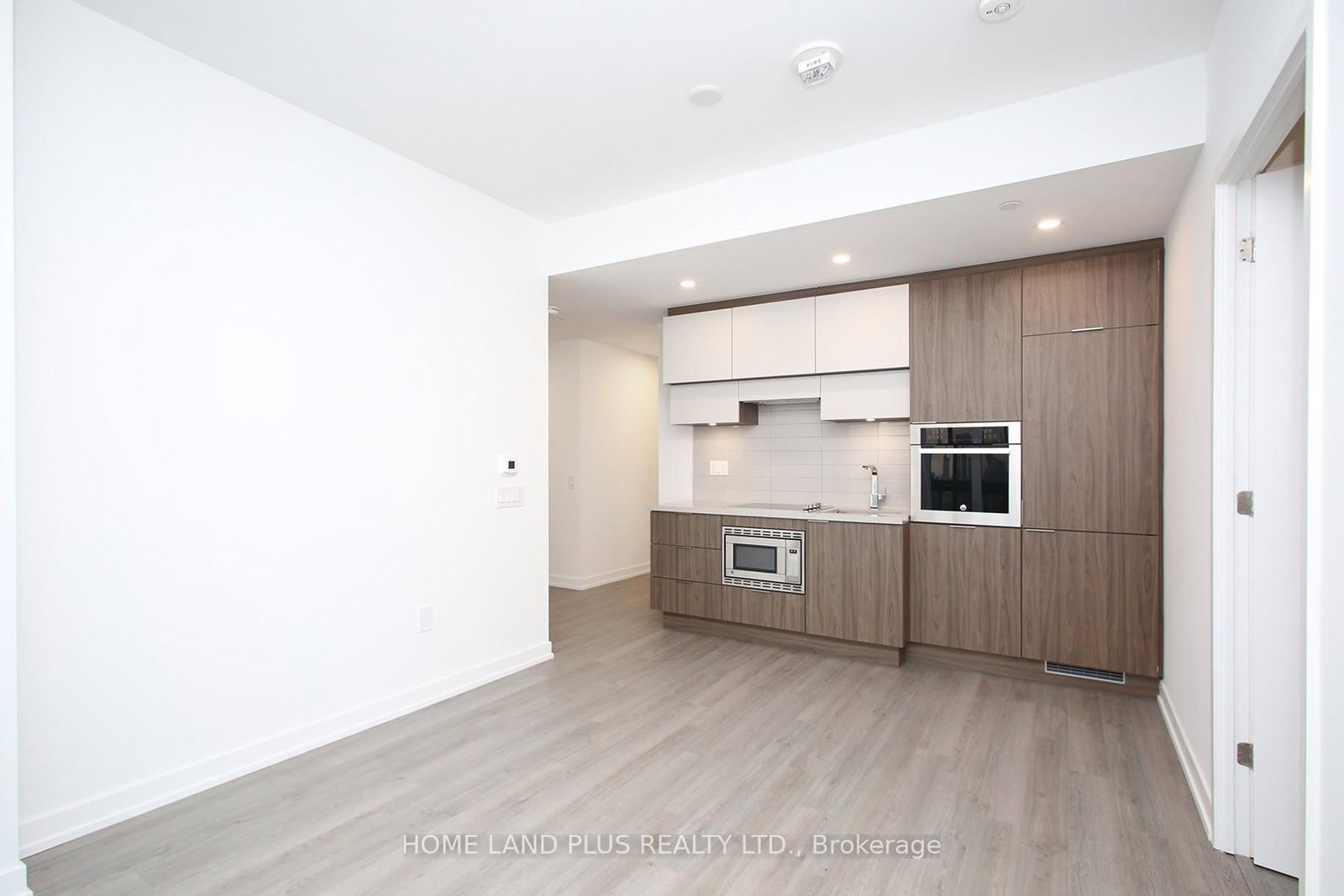 39 Roehampton Avenue • #2704 • Toronto, ON photo 11