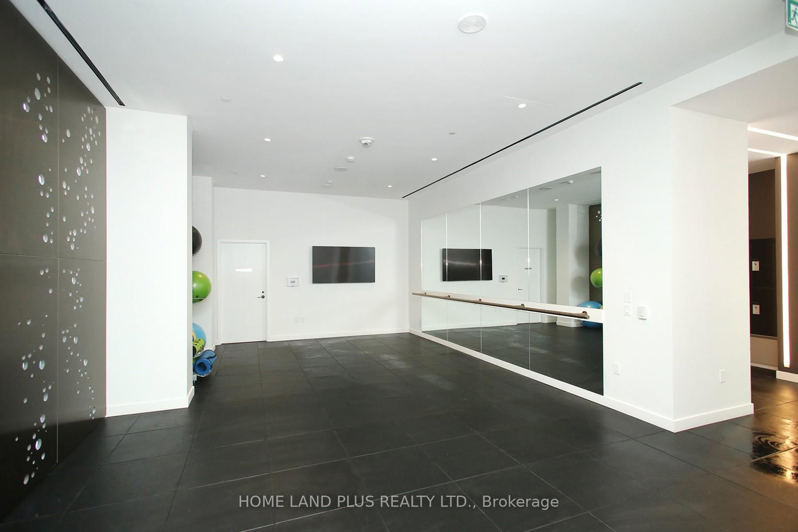 39 Roehampton Avenue • #2704 • Toronto, ON photo 28