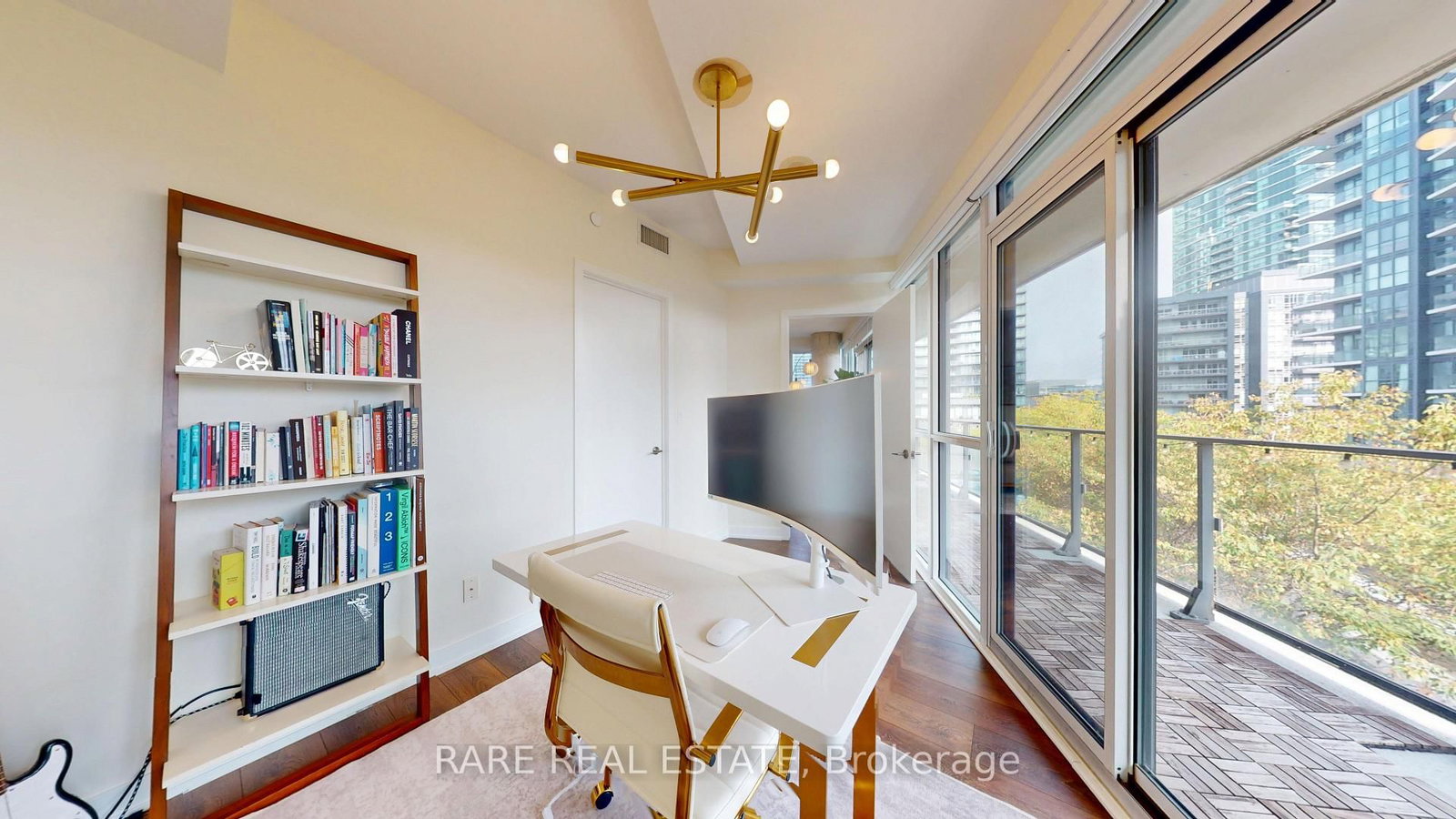 50 Bruyeres Mews • #905 • Toronto, ON photo 12