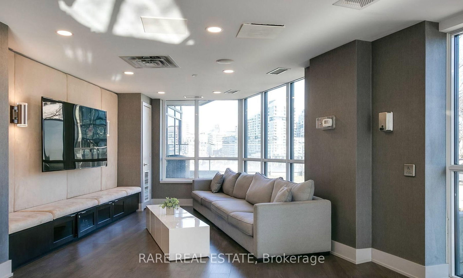 50 Bruyeres Mews • #905 • Toronto, ON photo 26