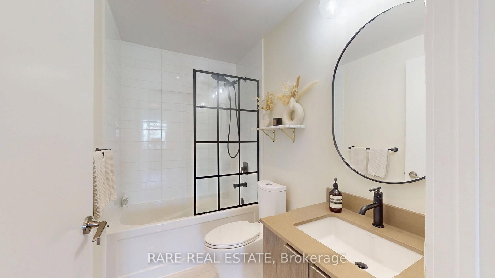 50 Bruyeres Mews • #905 • Toronto, ON photo 8