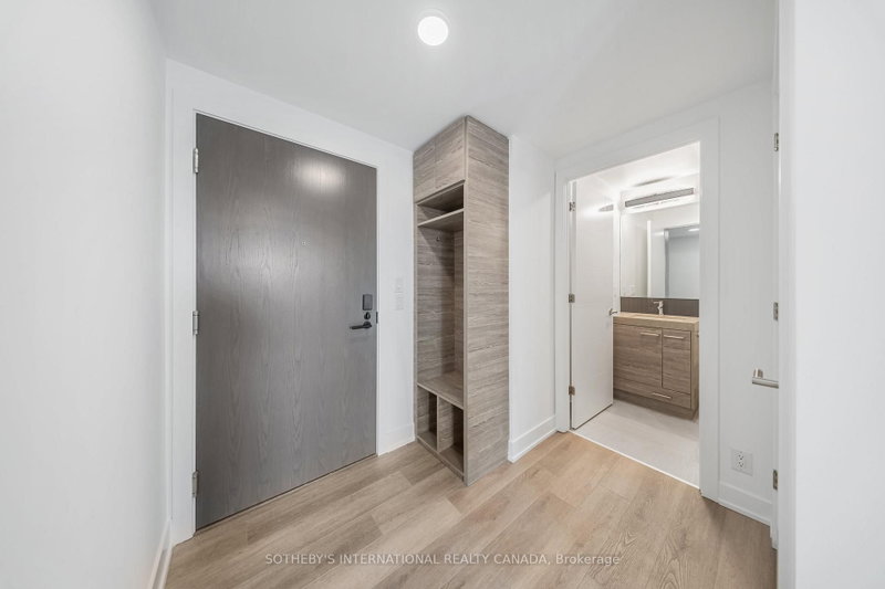 208 - 484 Spadina Avenue