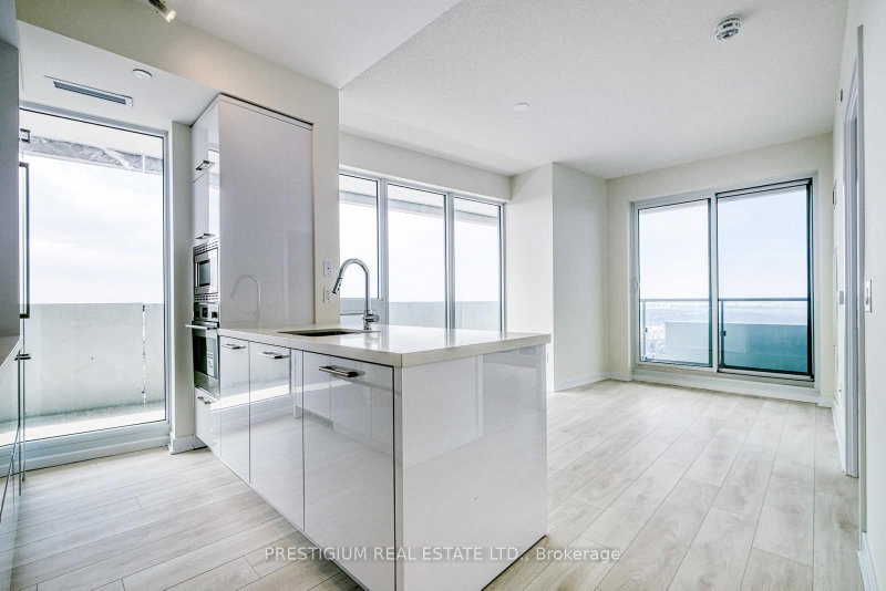 4809 - 2221 Yonge Street