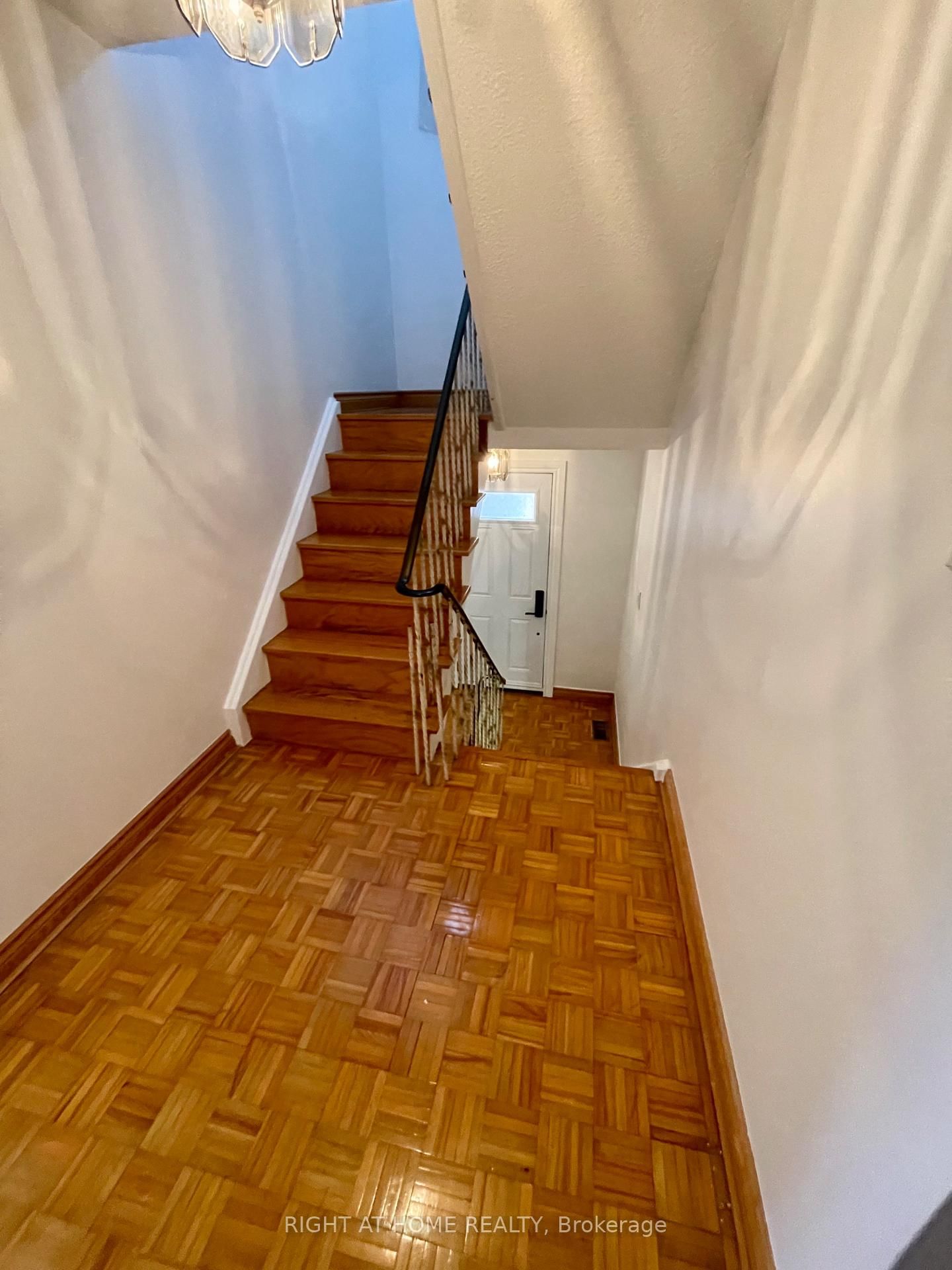 40 Bellevue Avenue • Toronto, ON photo 10