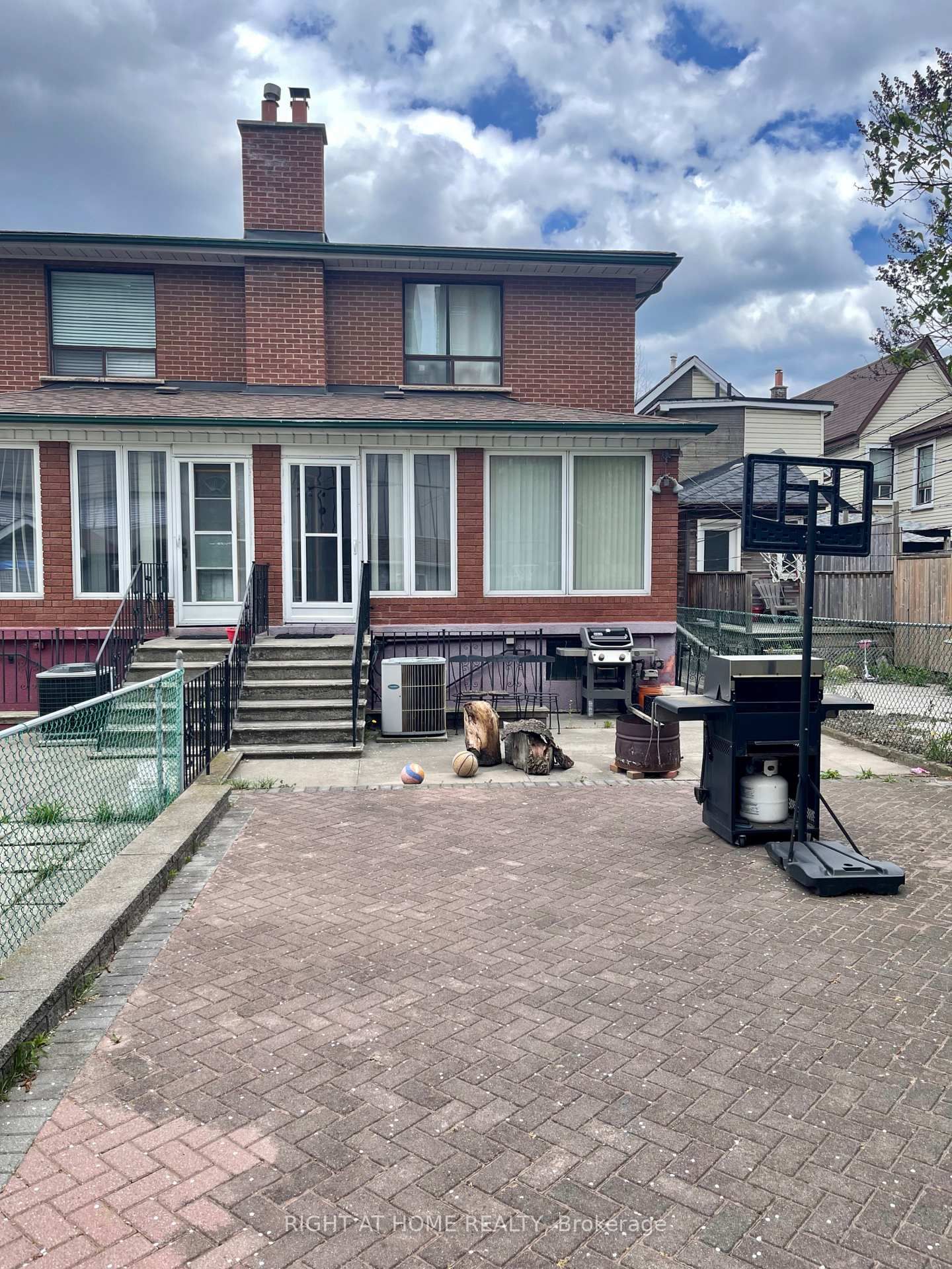 40 Bellevue Avenue • Toronto, ON photo 34