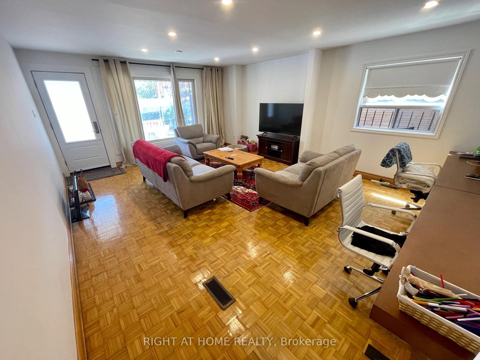 40 Bellevue Avenue • Toronto, ON photo 4
