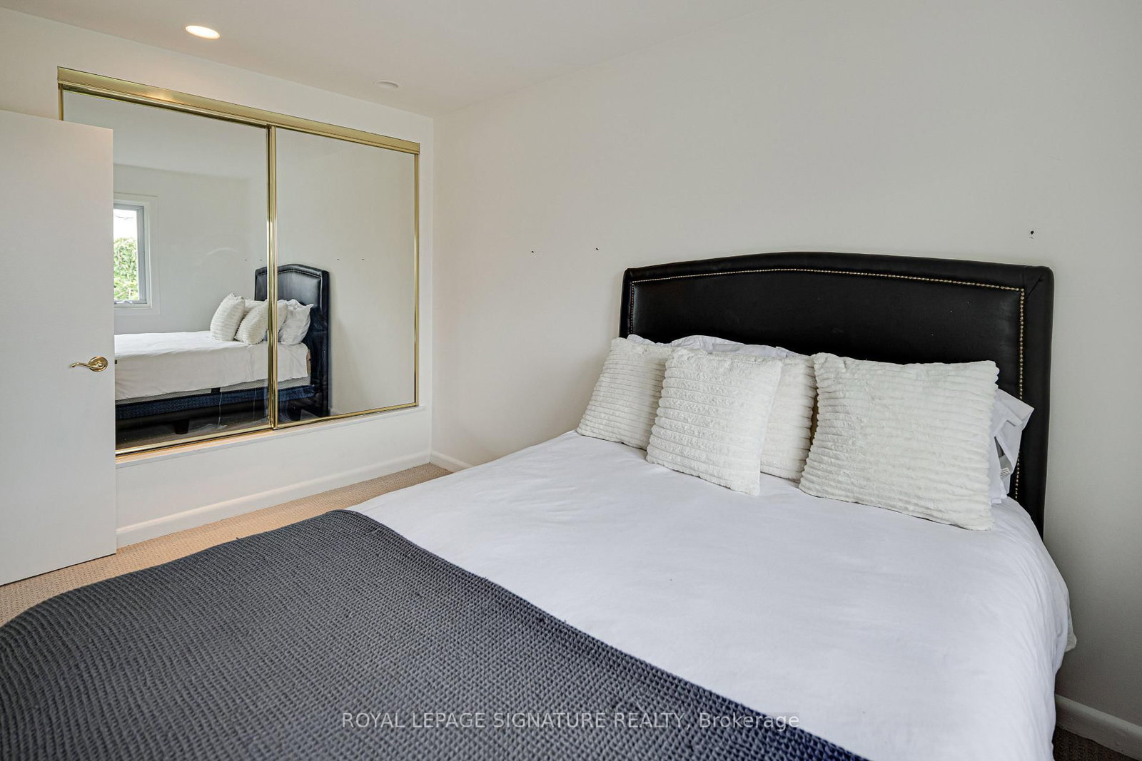 16 Burdock Lane • Toronto, ON photo 31