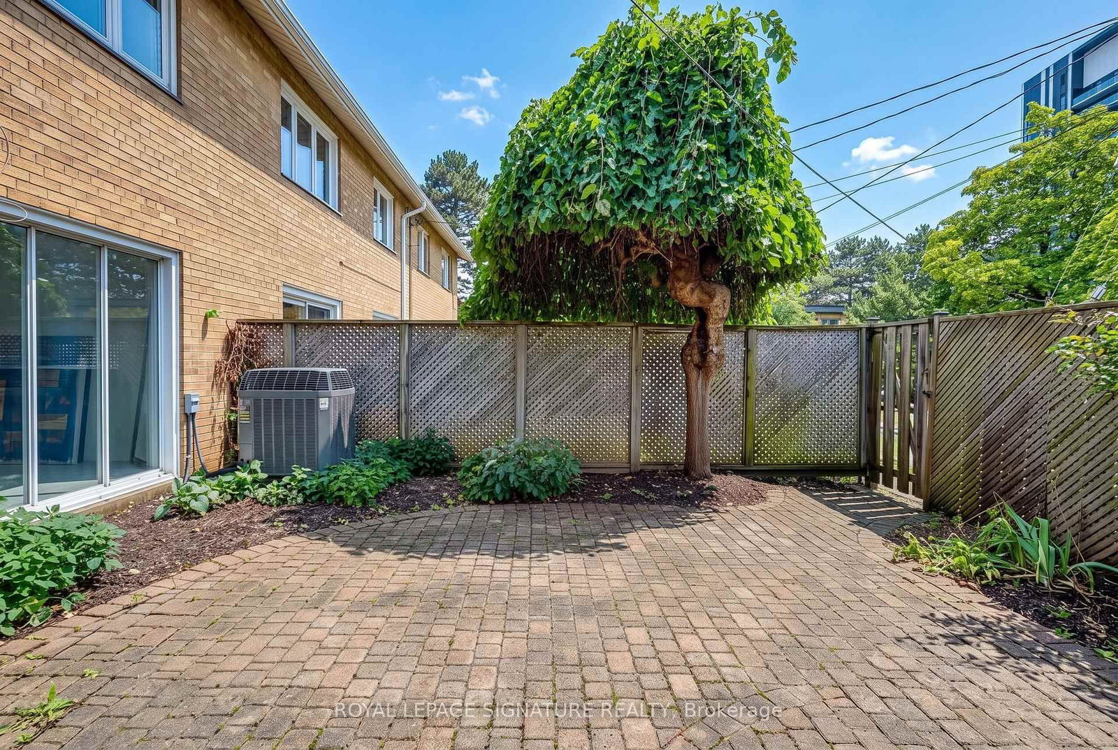 16 Burdock Lane • Toronto, ON photo 44