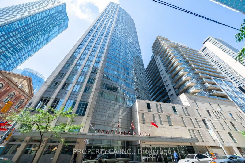 912 - 210 Victoria Street