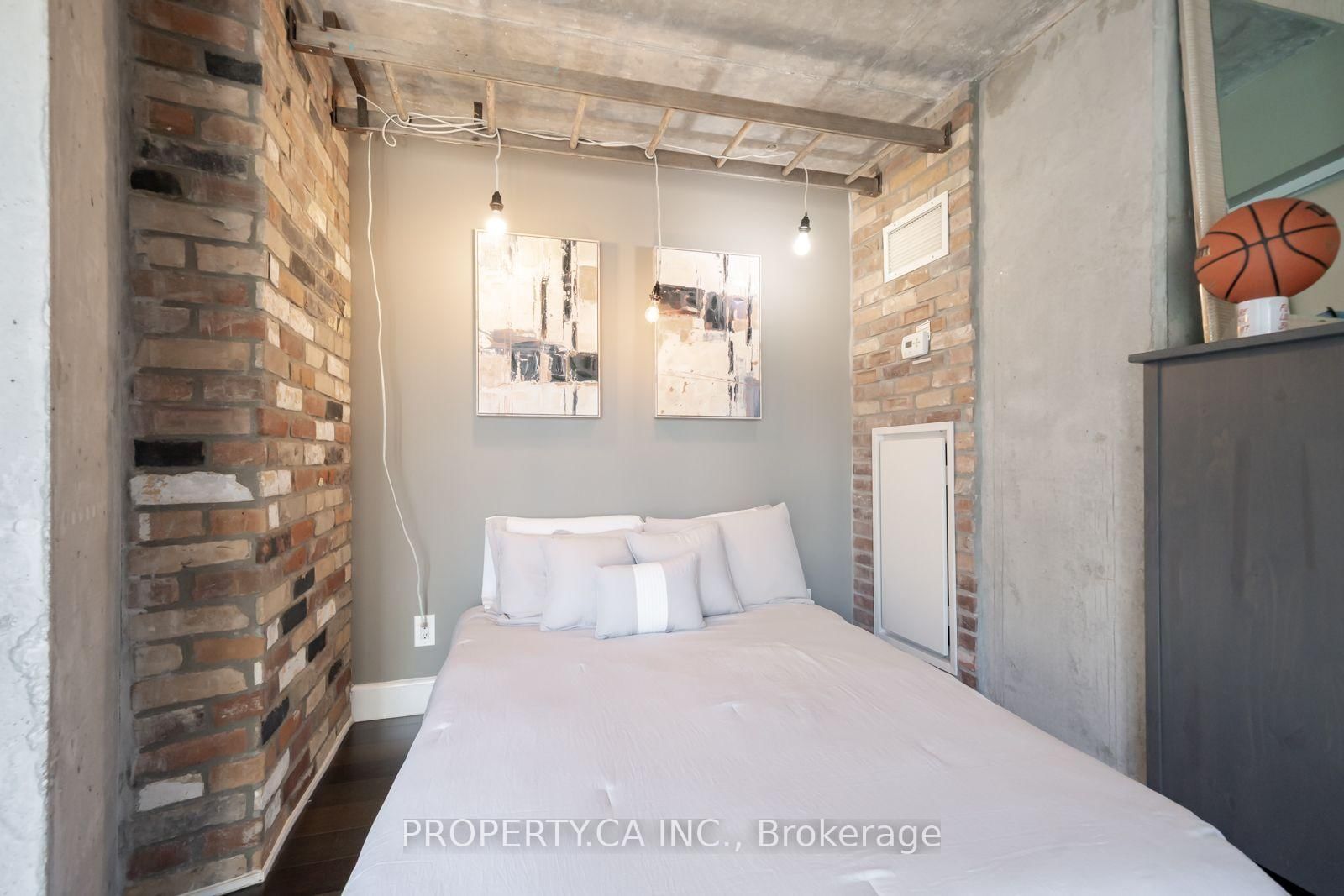 210 Victoria Street • #912 • Toronto, ON photo 24