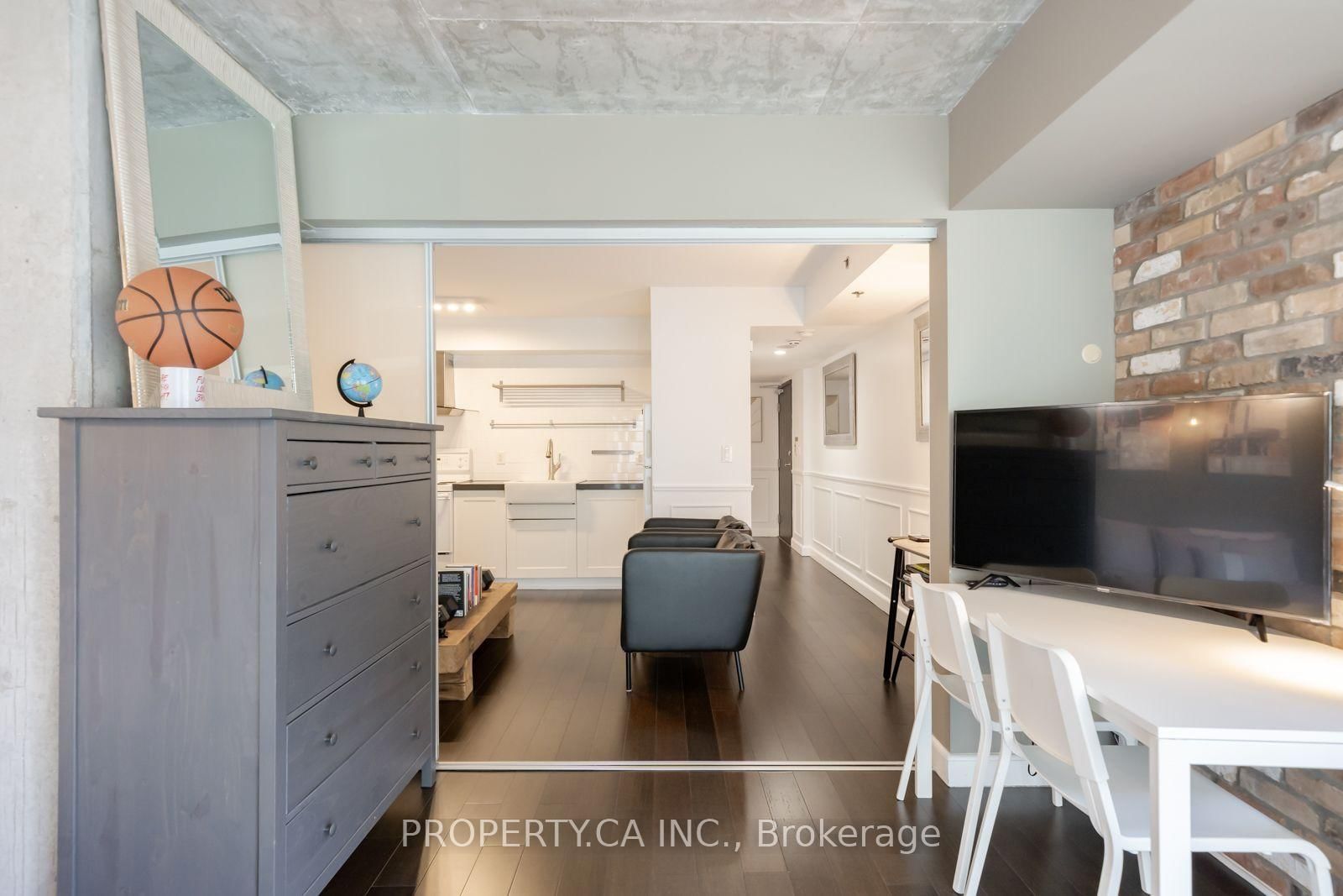 210 Victoria Street • #912 • Toronto, ON photo 25