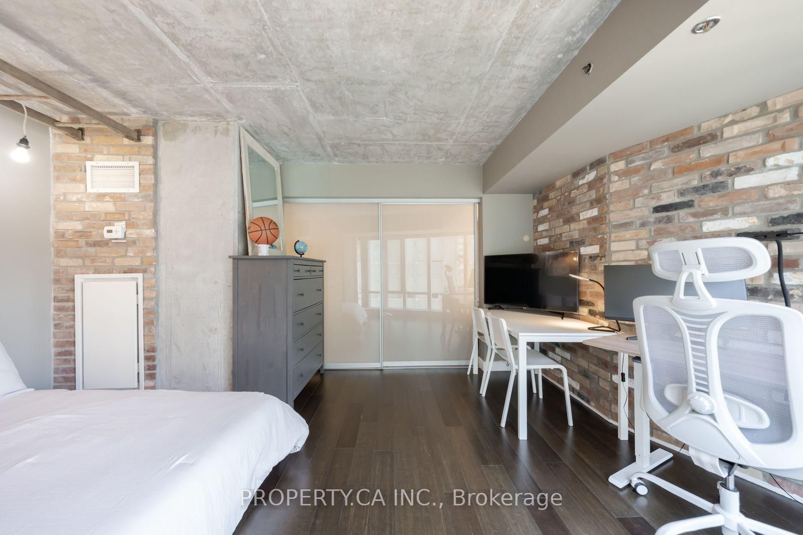 210 Victoria Street • #912 • Toronto, ON photo 26