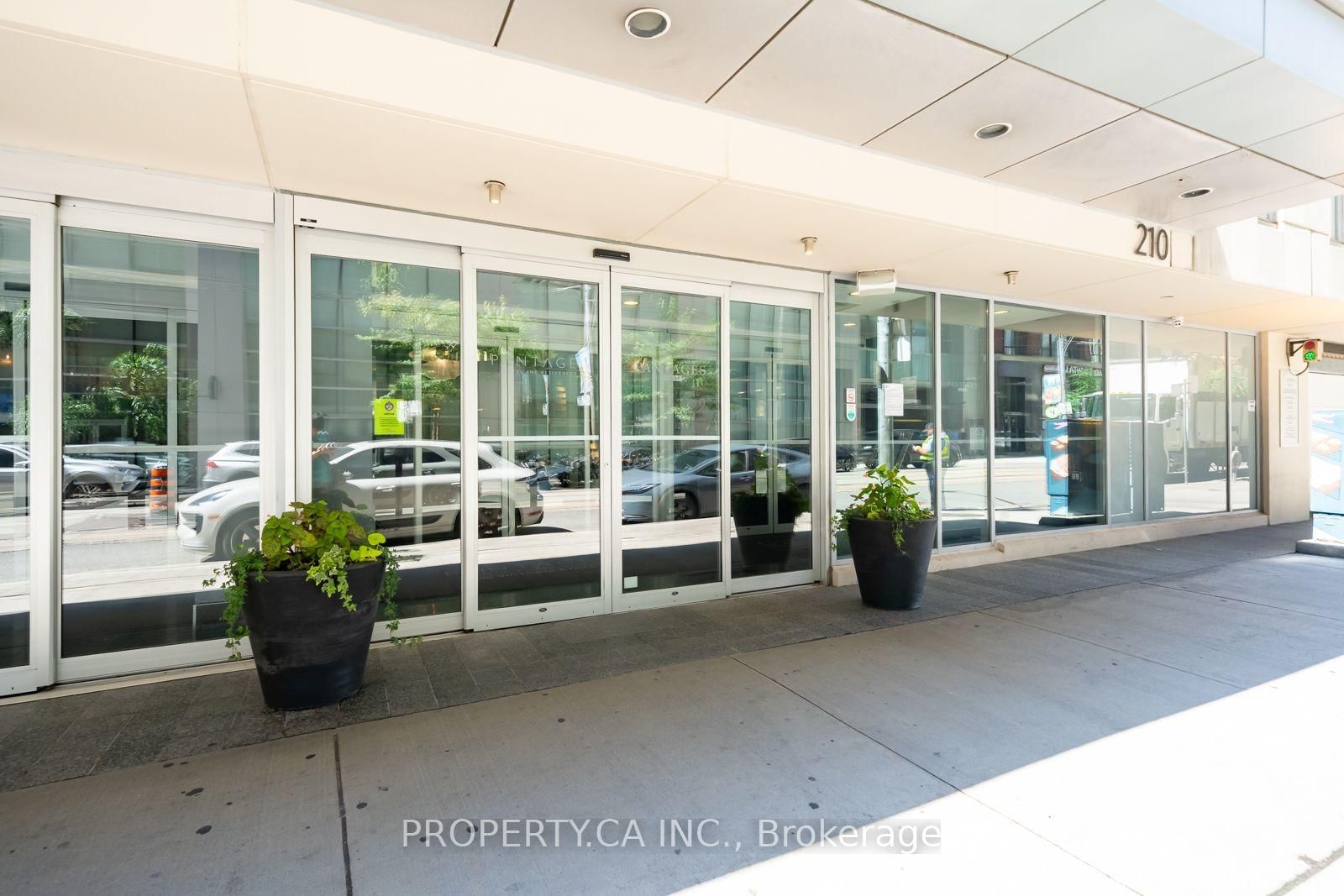 210 Victoria Street • #912 • Toronto, ON photo 33