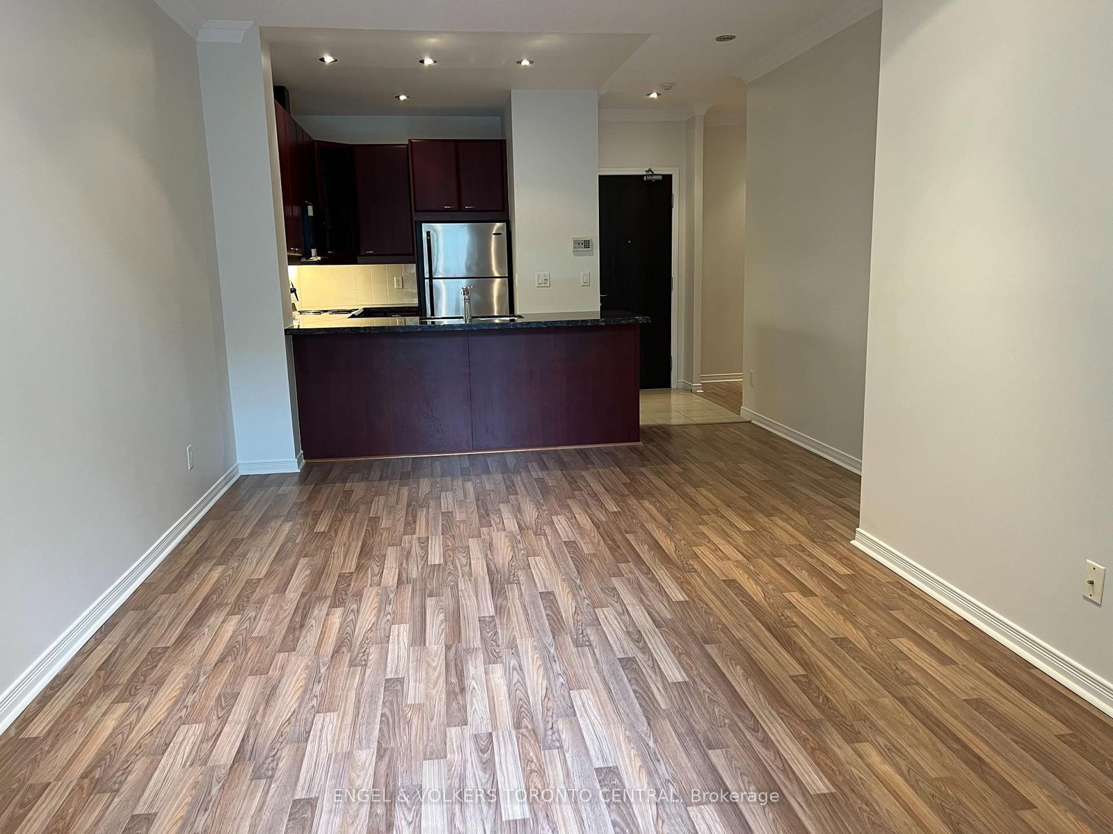 205 The Donway Way W • #104 • Toronto, ON photo 4