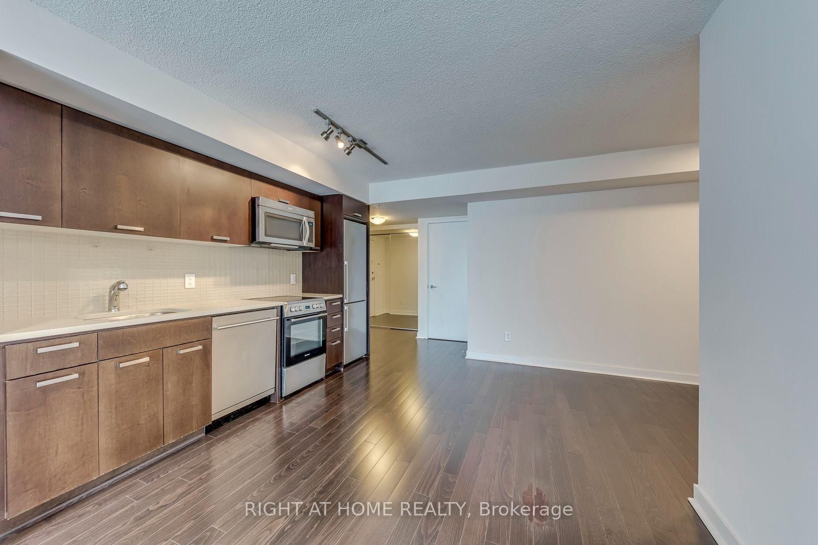295 Adelaide Street W • #1306 • Toronto, ON photo 11