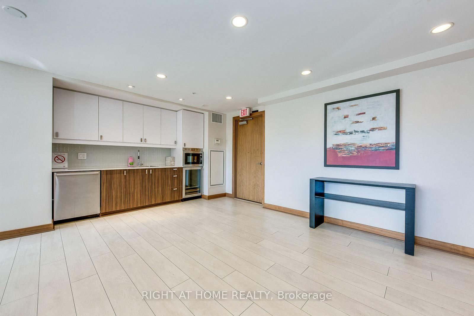 295 Adelaide Street W • #1306 • Toronto, ON photo 33