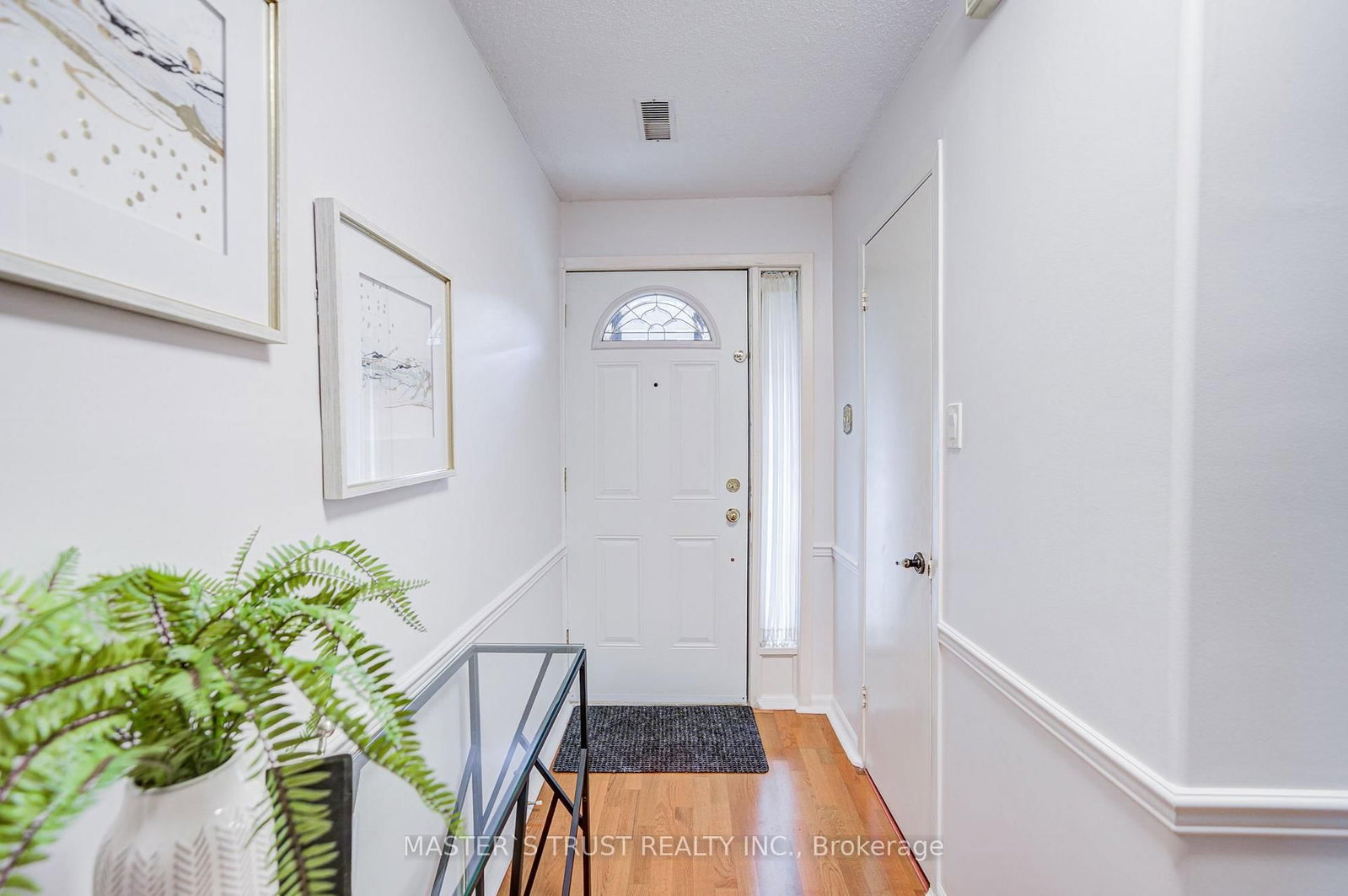 35 Bards Walkway • Toronto, ON photo 4