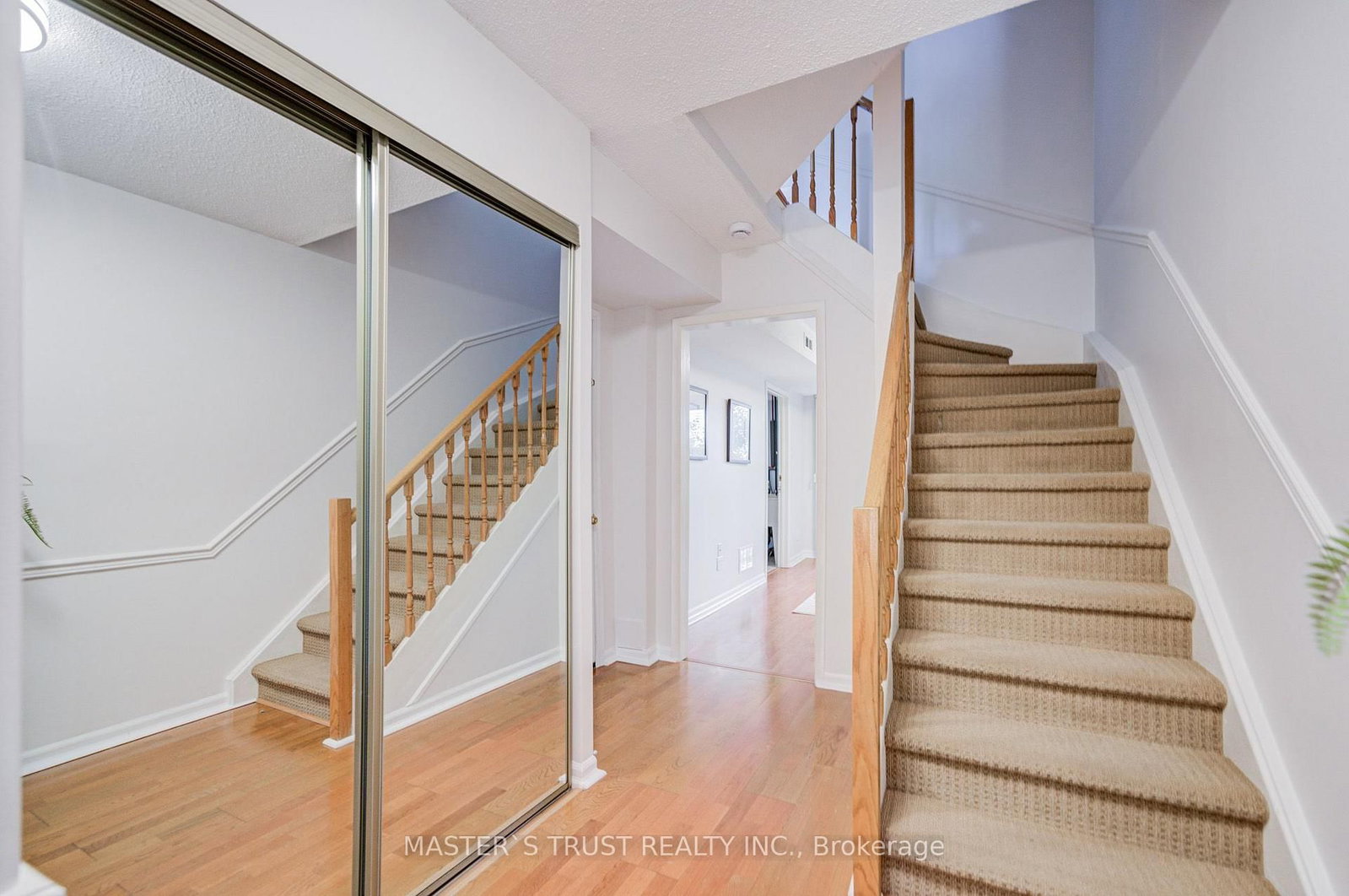 35 Bards Walkway • Toronto, ON photo 8