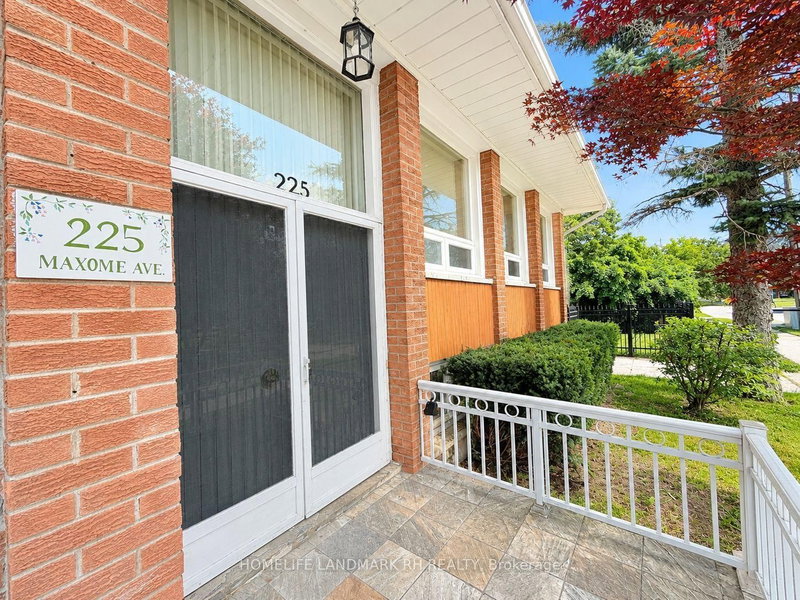 225 Maxome Avenue