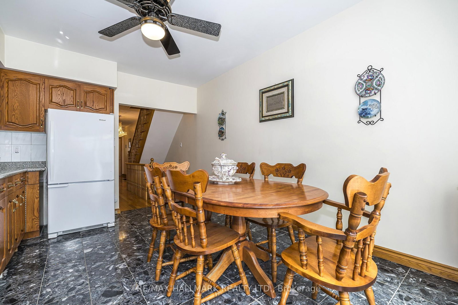 47 Montrose Avenue • Toronto, ON photo 11