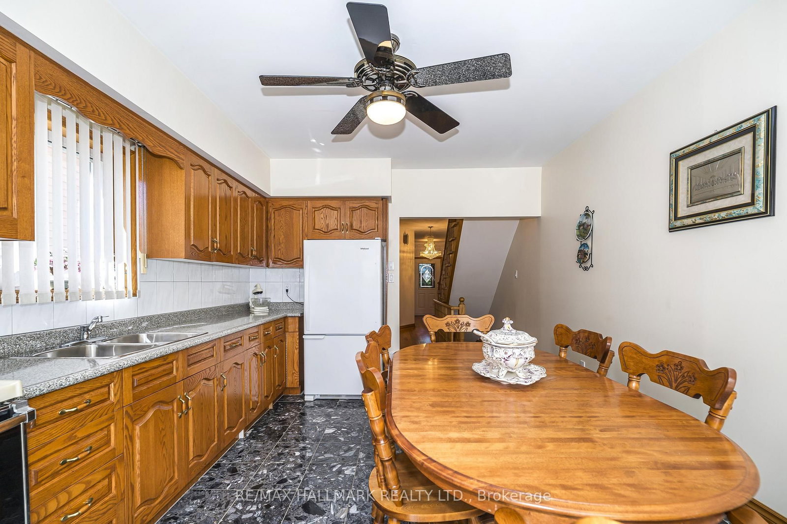 47 Montrose Avenue • Toronto, ON photo 13